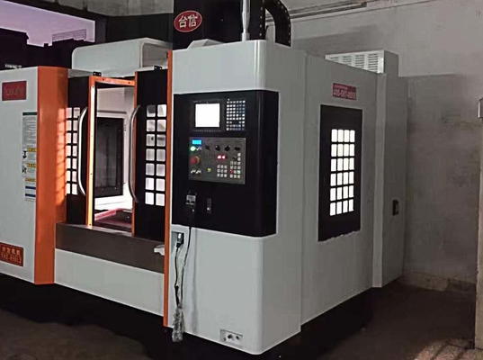 चीन स्पिंडल स्पीड ताइवान सीएनसी मिलिंग मशीन मैक्स लोड 150 किलो 10000 मिमी / मिनट फैक्टरी