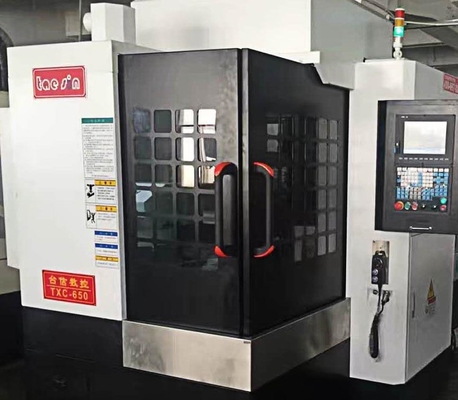 चीन उच्च कठोरता मिनी सीएनसी वर्टिकल मिलिंग मशीन ताइवान ब्रांड पीएमआई या HIWIN ब्रांड फैक्टरी