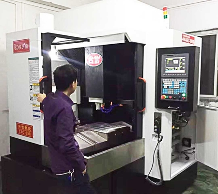 चीन 3 एक्सिस लिनर गाइड गाइड सीएनसी वर्टिकल मिलिंग मशीन जापान 20 टीएसी कक्षा पी 4 असर वितरक
